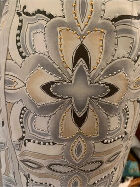 White House Black Market Beige and Black Ornate Pencil Skirt